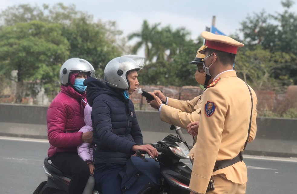 Phòng CSGT đường bộ - đường sắt xử lý 401 trường hợp vi phạm các quy định trong dịp Tết